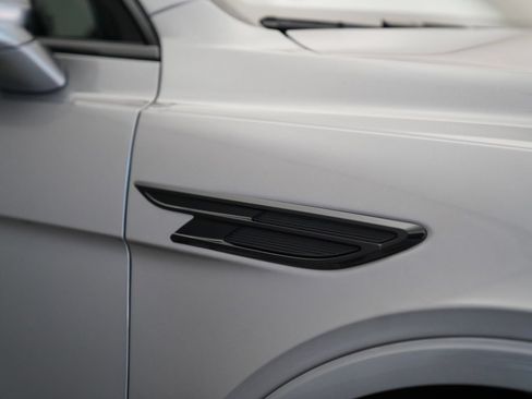 Used 2022 Bentley Bentayga Speed AWD/4WD image 4