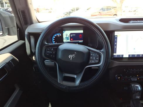 Used 2023 Ford Bronco Wildtrak AWD/4WD image 17