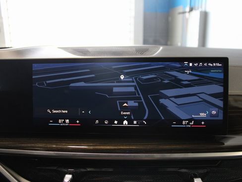 Used 2024 BMW X7 xDrive40i w/ M Sport Package image 36