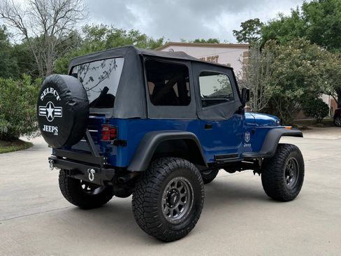 Used 1991 Jeep Wrangler Islander AWD/4WD image 13