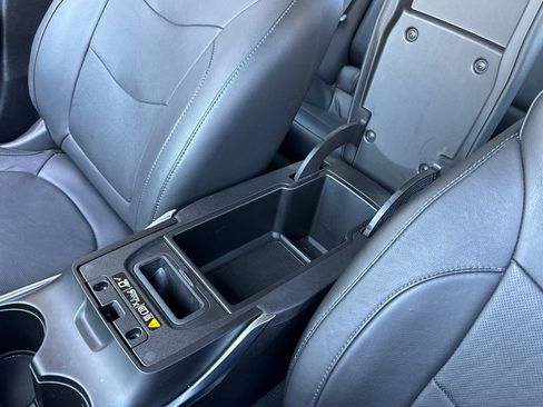 Used 2017 Chevrolet Volt Premier w/ Driver Confidence II Package image 32