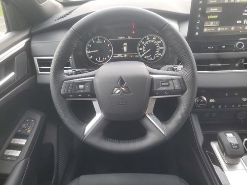 New 2026 Mitsubishi Outlander LE AWD/4WD image 15