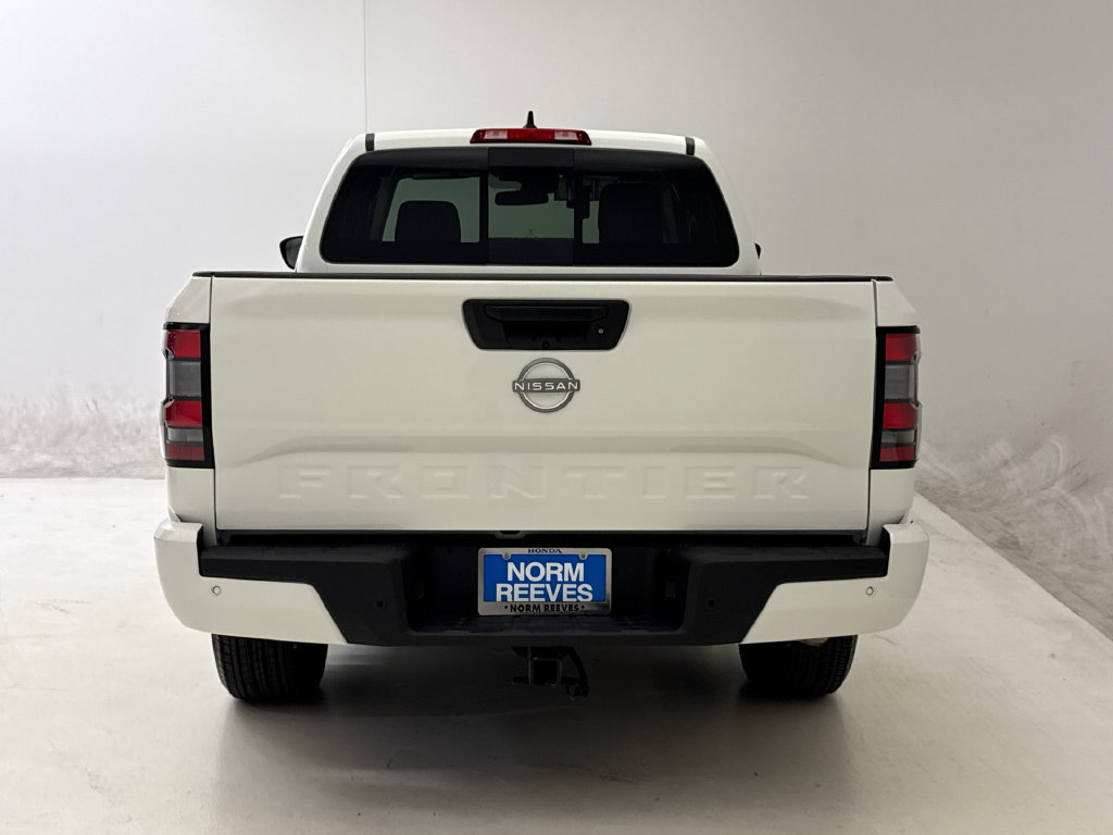 Used 2025 Nissan Frontier SV RWD image 8