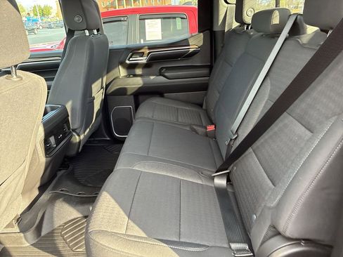 Used 2022 Chevrolet Silverado 1500 LT Trail Boss w/ Convenience Package II AWD/4WD image 19