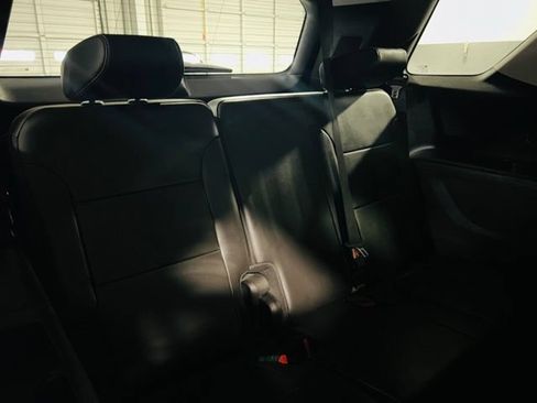 Used 2020 Chevrolet Traverse LT w/ LT Premium Package FWD image 30