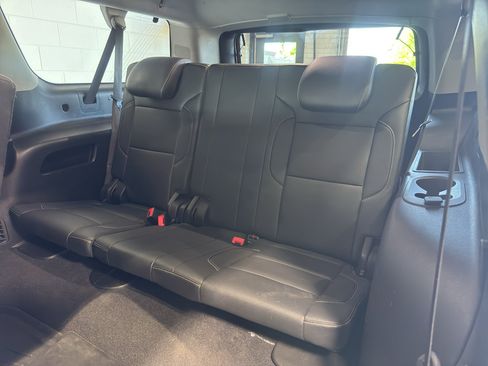 Used 2020 Chevrolet Suburban LT AWD/4WD image 12