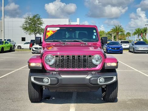 Used 2024 Jeep Gladiator Sport w/ Premium Package AWD/4WD image 2