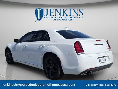 Used 2023 Chrysler 300 S w/ Comfort Group RWD image 7