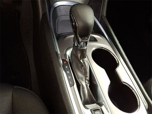 Used 2022 Chevrolet Malibu LT image 16