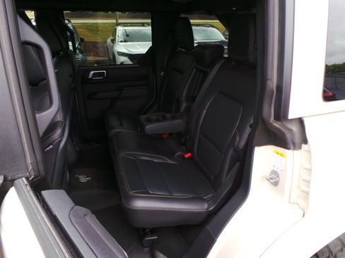 Used 2025 Ford Bronco Badlands AWD/4WD image 15