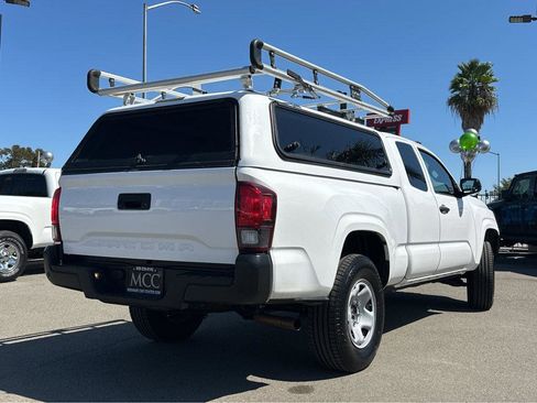 Used 2019 Toyota Tacoma SR image 13