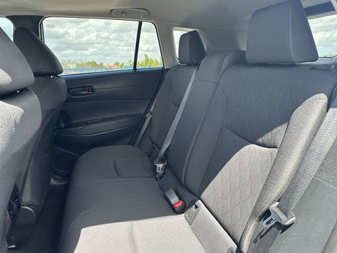 Used 2024 Toyota Corolla Cross LE w/ Moonroof Package image 27
