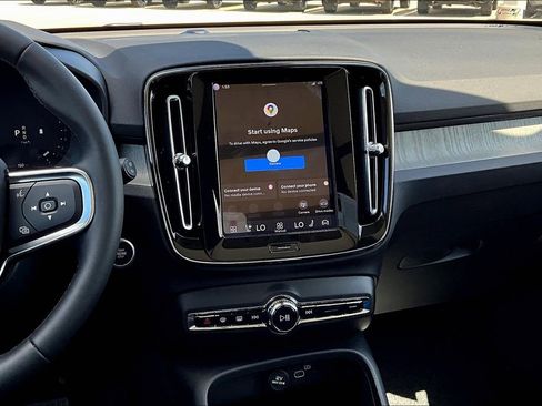 New 2026 Volvo XC40 B5 Plus w/ Protection Package Premier image 17