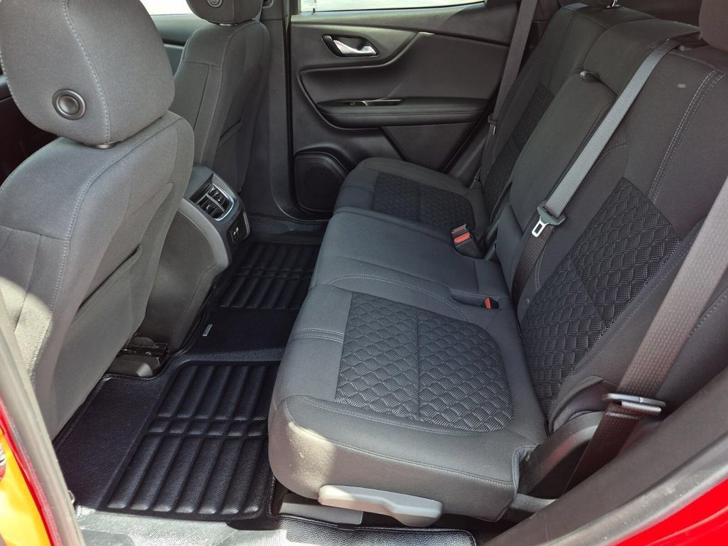 Used 2021 Chevrolet Blazer LT FWD image 33