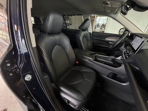 Used 2025 Toyota Grand Highlander LE image 41
