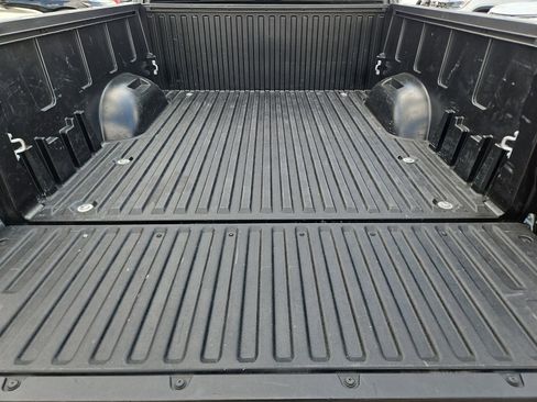 Used 2022 Toyota Tundra SR5 w/ SR5 Convenience Package AWD/4WD image 11