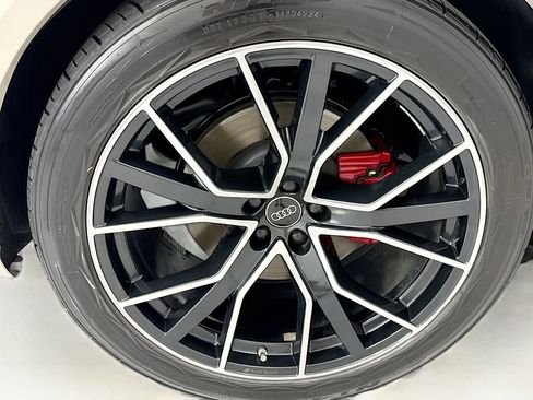 Used 2023 Audi Q8 Prestige w/ Prestige Package AWD/4WD image 31