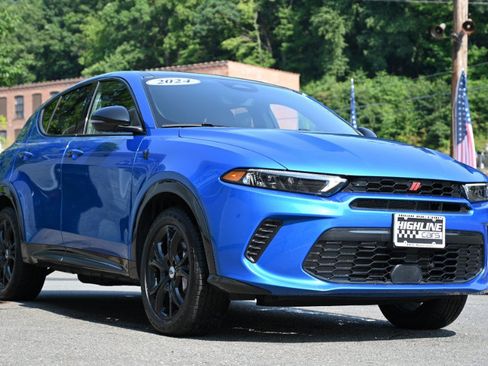 Used 2024 Dodge Hornet R/T Plus w/ R/T Blacktop Package AWD/4WD image 8