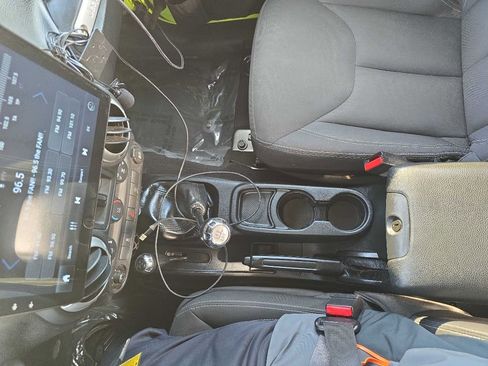 Used 2016 Jeep Wrangler Unlimited Sahara image 16