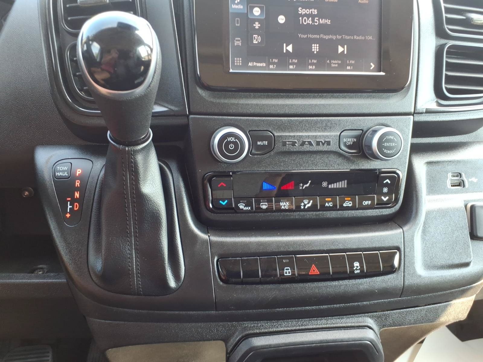 Used 2024 RAM ProMaster 2500 w/ Convenience Group FWD image 19