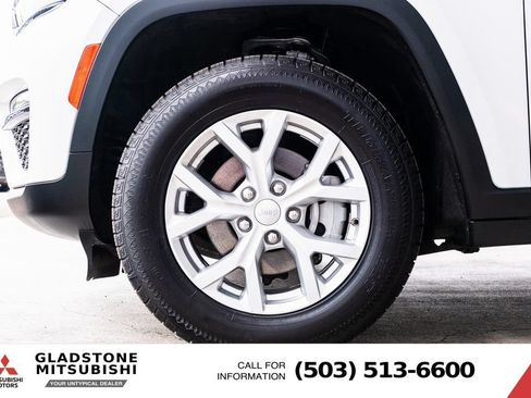 Used 2023 Jeep Grand Cherokee Limited AWD/4WD image 8