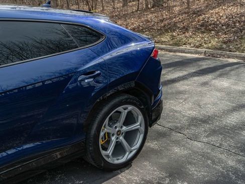 Used 2019 Lamborghini Urus image 42