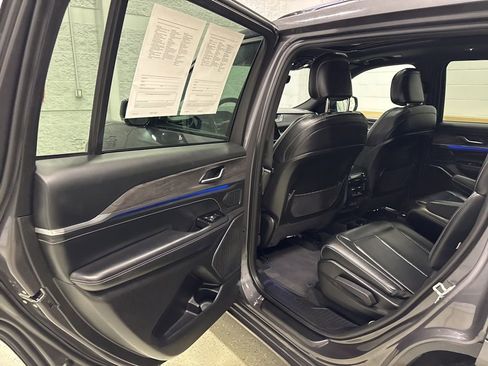Used 2023 Jeep Grand Cherokee L Overland AWD/4WD image 29