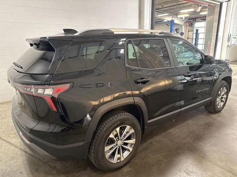 Used 2025 Chevrolet Equinox LT w/ Convenience Package II image 4