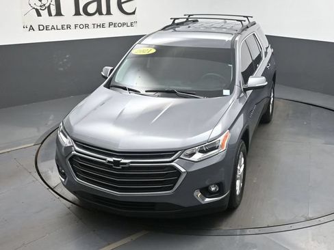 Used 2021 Chevrolet Traverse LT FWD image 65