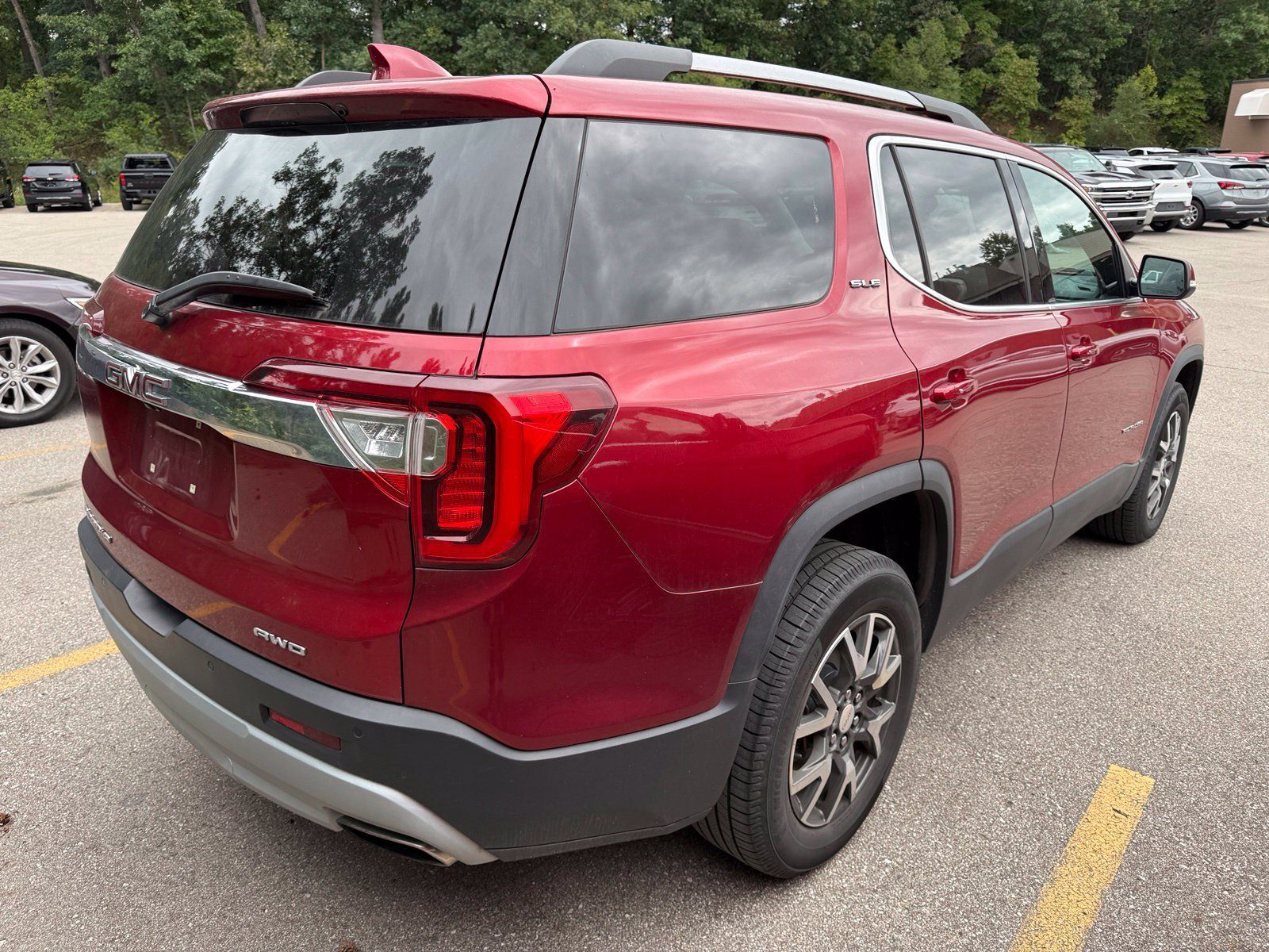 Used 2021 GMC Acadia SLE w/ Driver Convenience Package AWD/4WD image 2