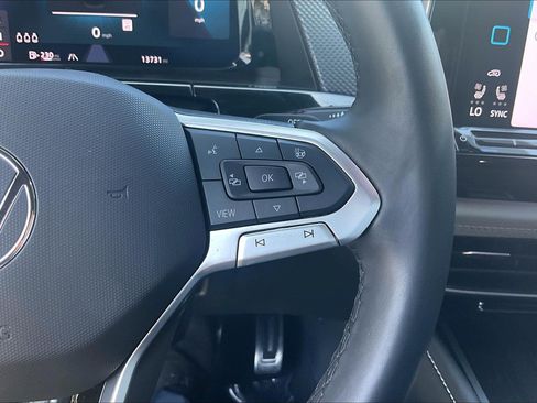 Used 2025 Volkswagen Atlas Cross Sport SEL R-Line AWD/4WD image 24