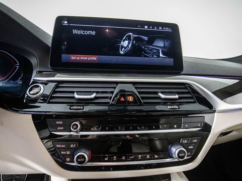 Used 2023 BMW 540i w/ M Sport Package RWD image 27