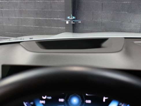 Used 2024 BMW X5 sDrive40i w/ M Sport Package image 61