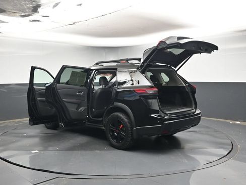 Used 2025 Nissan Rogue SV w/ Rock Creek Premium Package AWD/4WD image 43