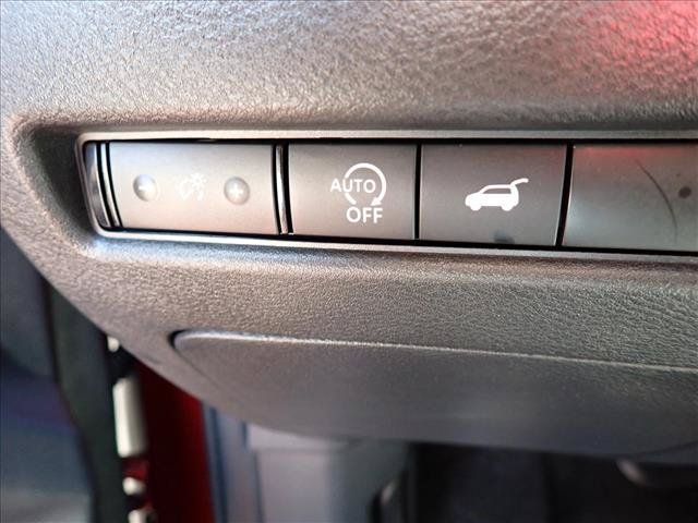 Used 2025 Nissan Rogue SV AWD/4WD image 16