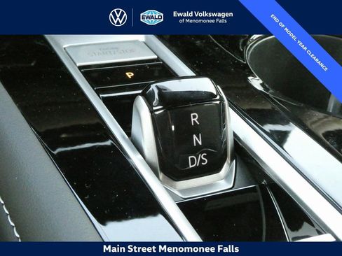 New 2025 Volkswagen Atlas Cross Sport SE AWD/4WD image 13