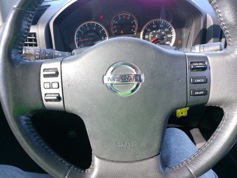 Used 2012 Nissan Titan SV w/ SV Value Truck Pkg image 8