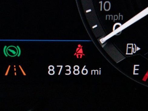 Used 2018 Volkswagen Tiguan SEL Premium image 5