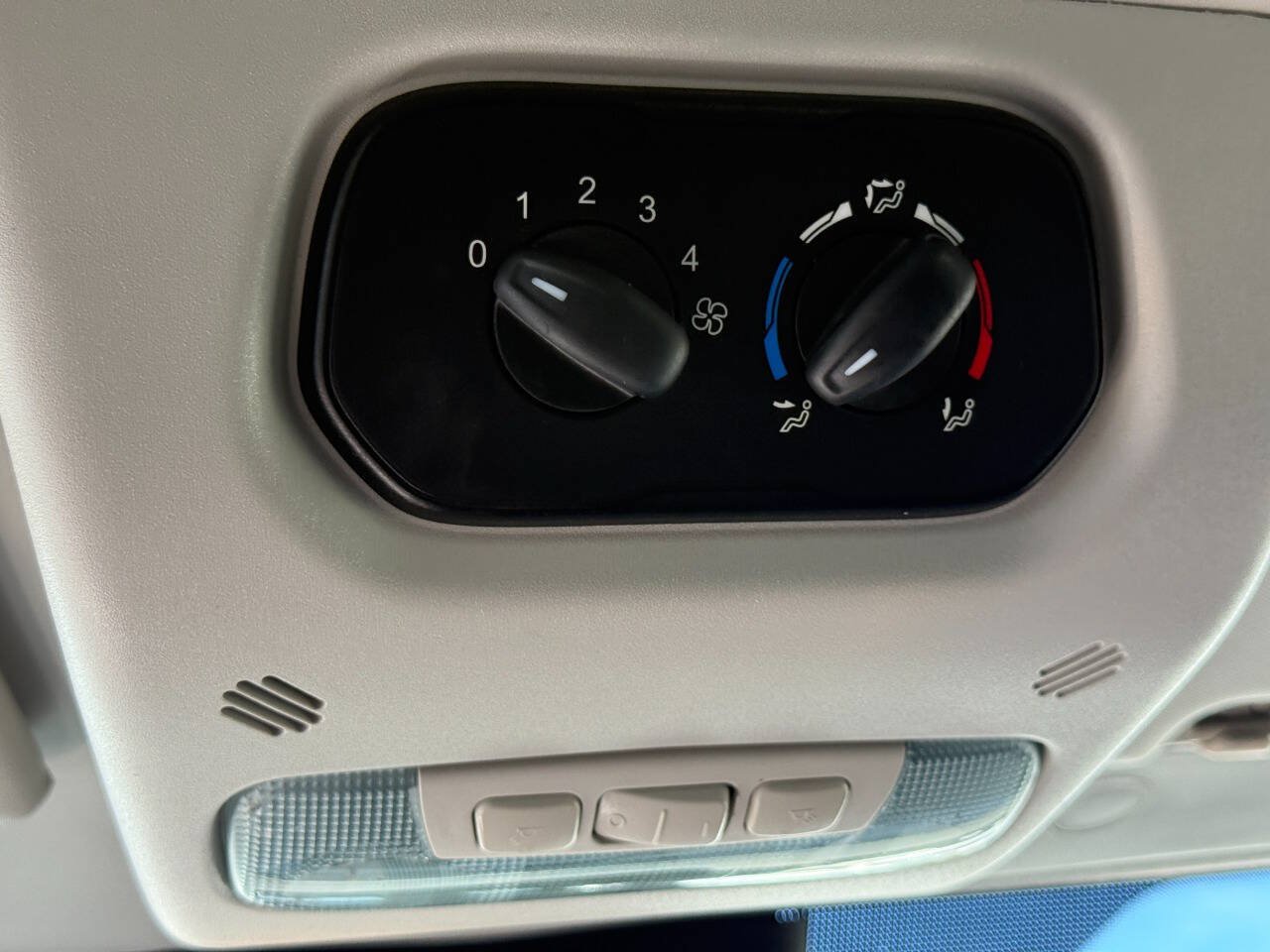 Used 2017 Ford Transit 350 XLT RWD image 21