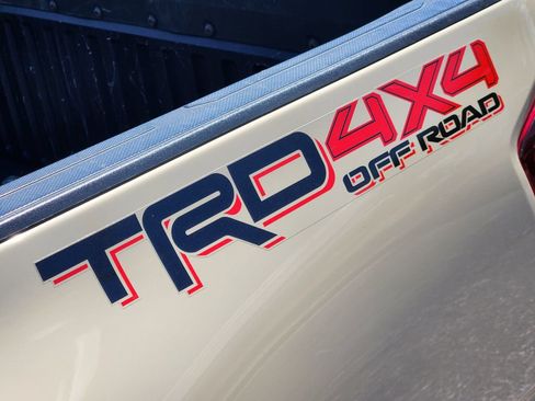 Used 2019 Toyota Tacoma TRD Off-Road AWD/4WD image 31