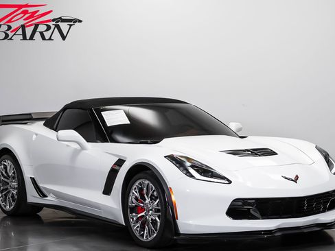 Used 2016 Chevrolet Corvette Z06 w/ 3LZ Preferred Equipment Group RWD image 15