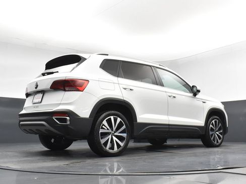 Used 2024 Volkswagen Taos SE FWD image 21