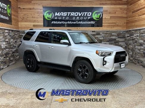 Used 2022 Toyota 4Runner SR5 Premium image 1