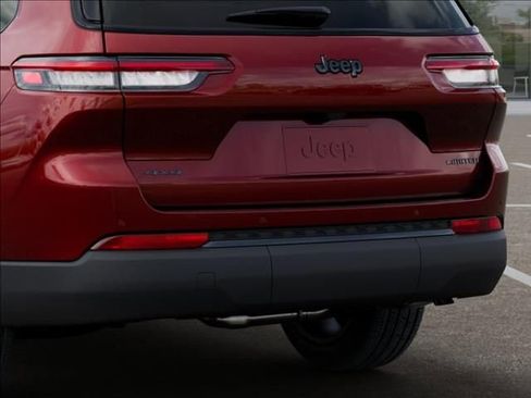New 2025 Jeep Grand Cherokee L Limited image 13