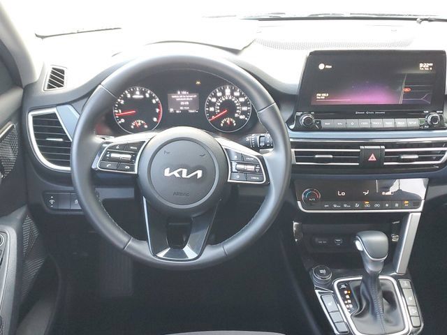 Certified 2022 Kia Seltos Nightfall Edition AWD/4WD image 13