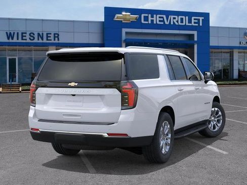 Used 2026 Chevrolet Suburban LS RWD image 4