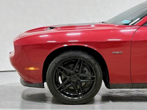 Used 2015 Dodge Challenger R/T w/ Quick Order Package 22B R/T image 4