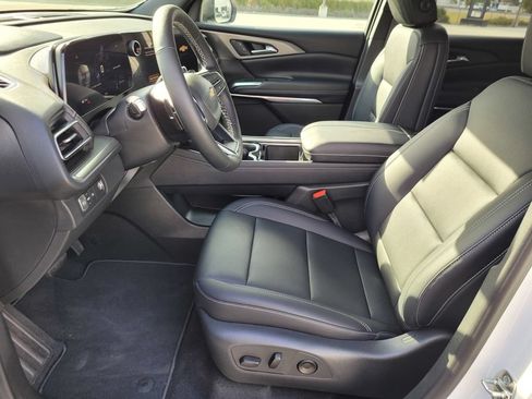 New 2026 Chevrolet Traverse LT w/ Sun and Wheel Package FWD image 12