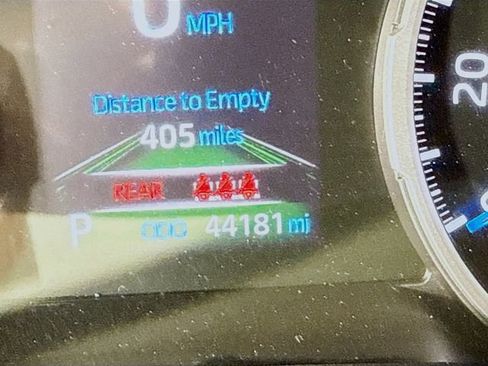 Used 2021 Toyota RAV4 XLE Premium image 33