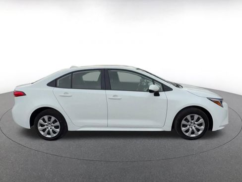 Used 2025 Toyota Corolla LE image 16